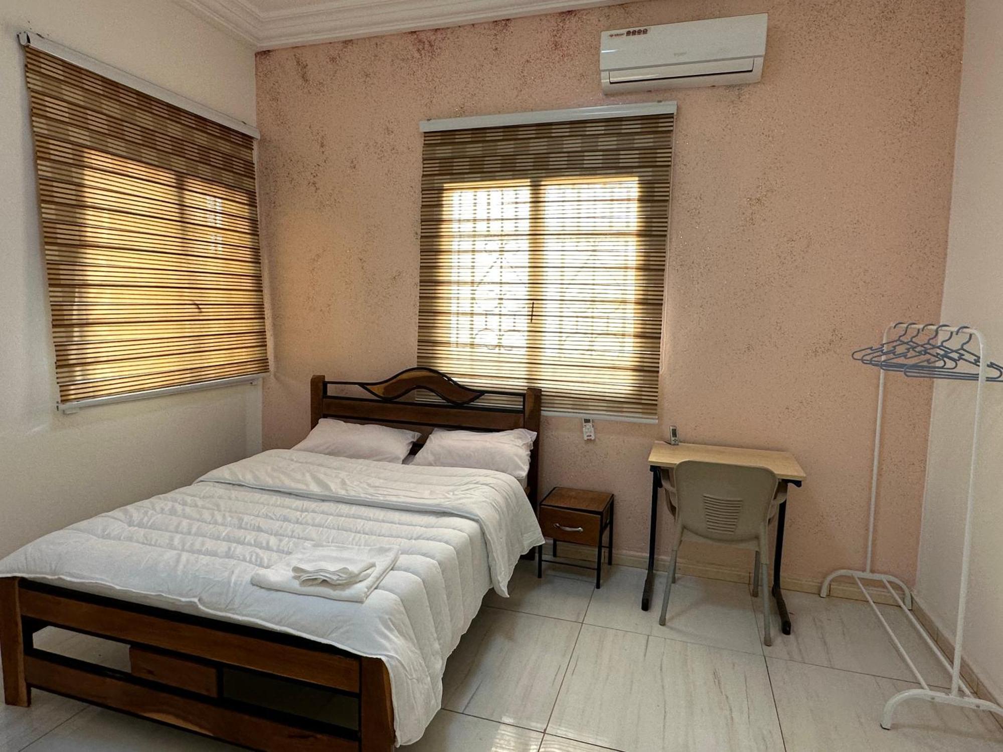 Residences Primis Thies - Appartements Et Chambres Exterior foto