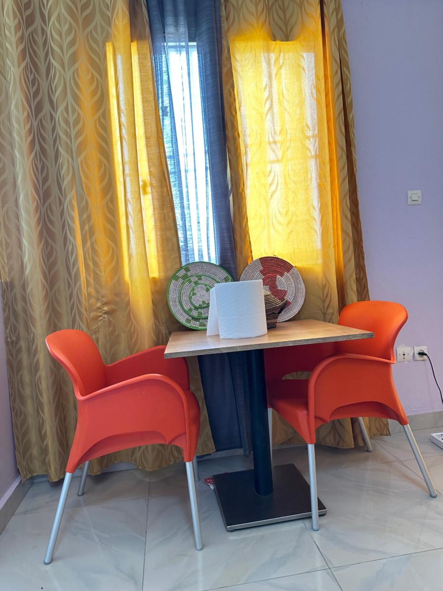 Residences Primis Thies - Appartements Et Chambres Exterior foto
